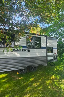 The Grand River Retreat | Sleeps 8 | Delivery Available