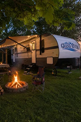 The Grand River Retreat | Sleeps 8 | Delivery Available
