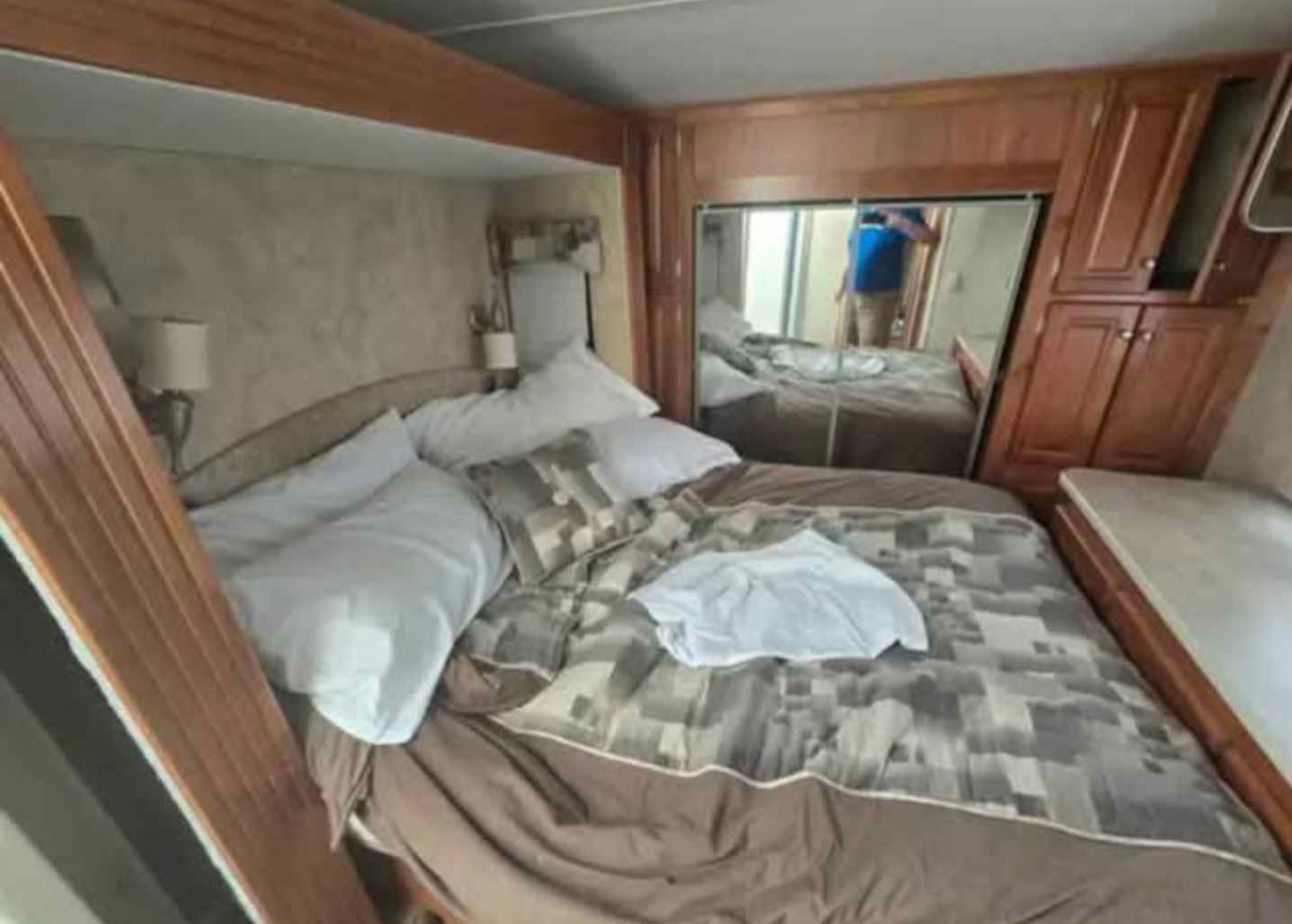Longhorn Customs 2007 Gulf Stream Enduramax Fifth Wheel Toy Hauler your home away from home