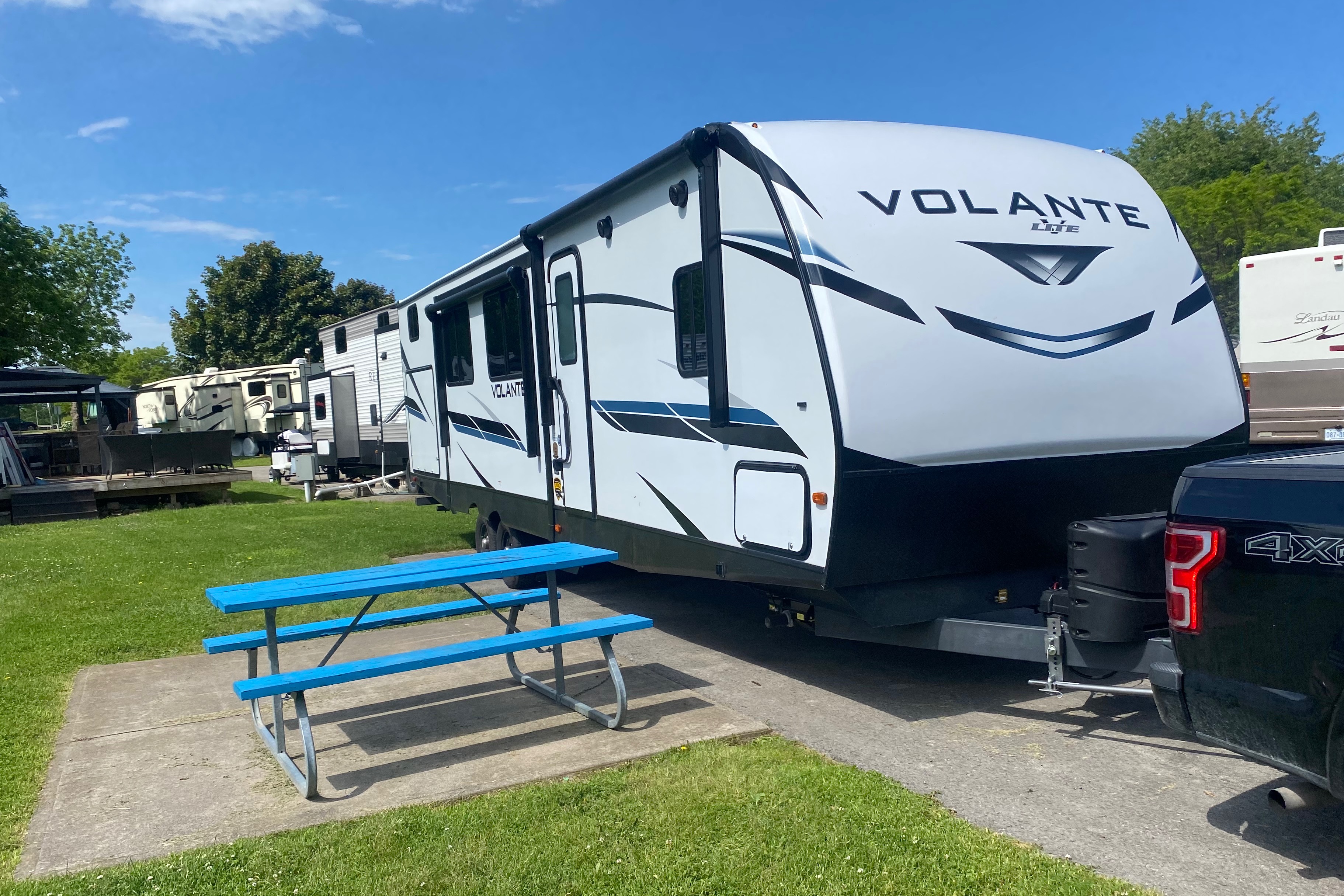 Roberto's Volante Volante Travel Trailer