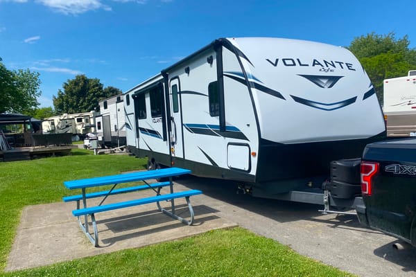 Roberto's Volante Volante Travel Trailer