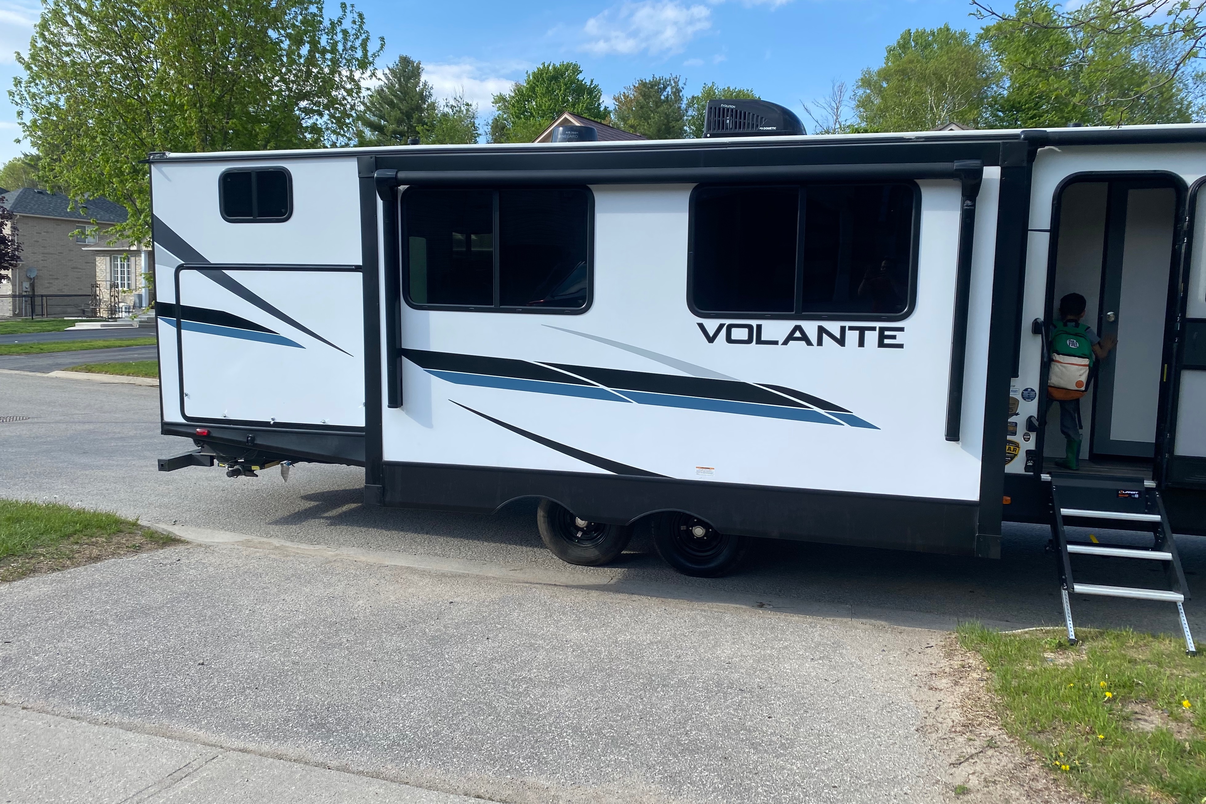 Roberto's Volante Volante Travel Trailer