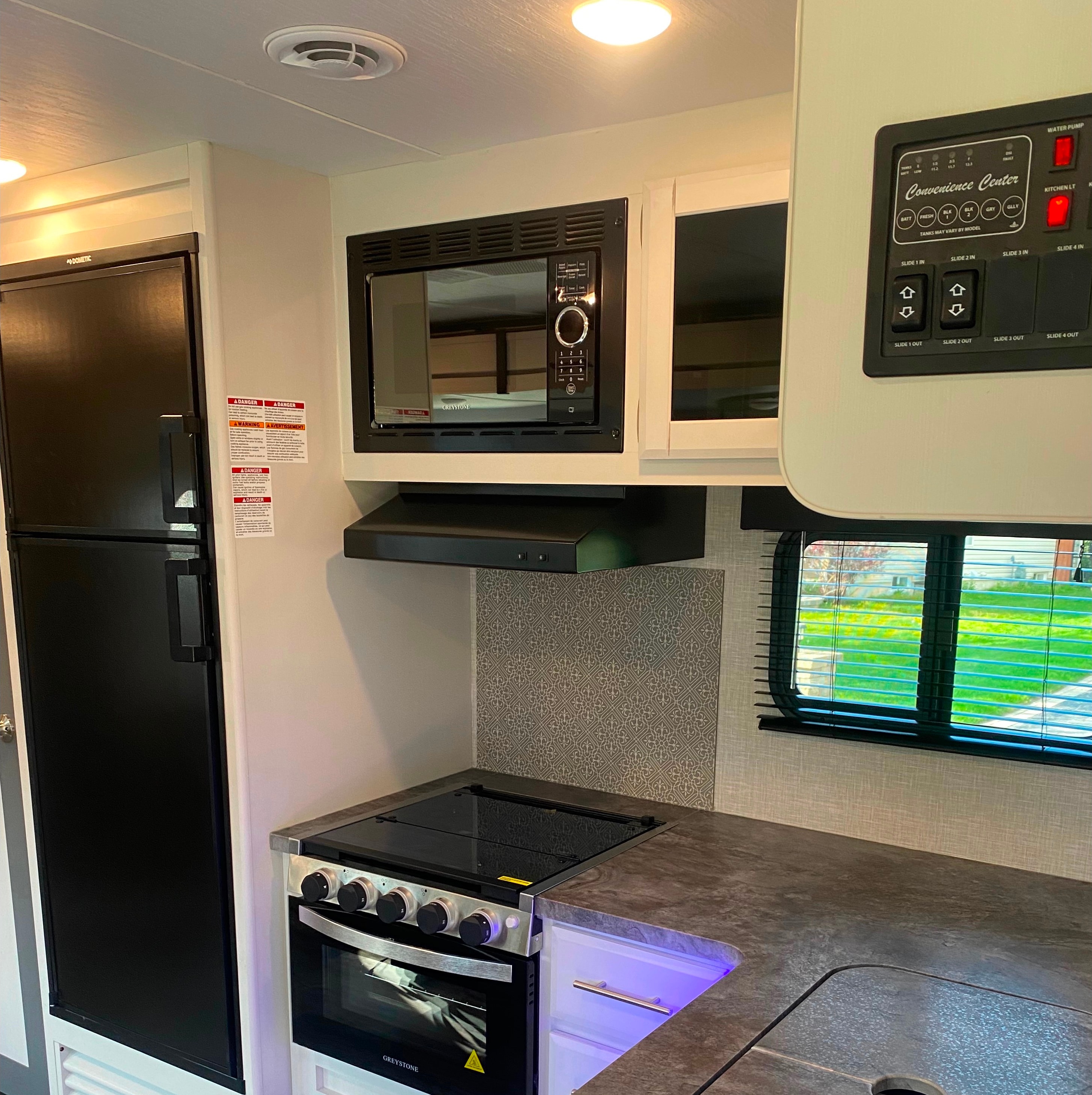 Roberto's Volante Volante Travel Trailer