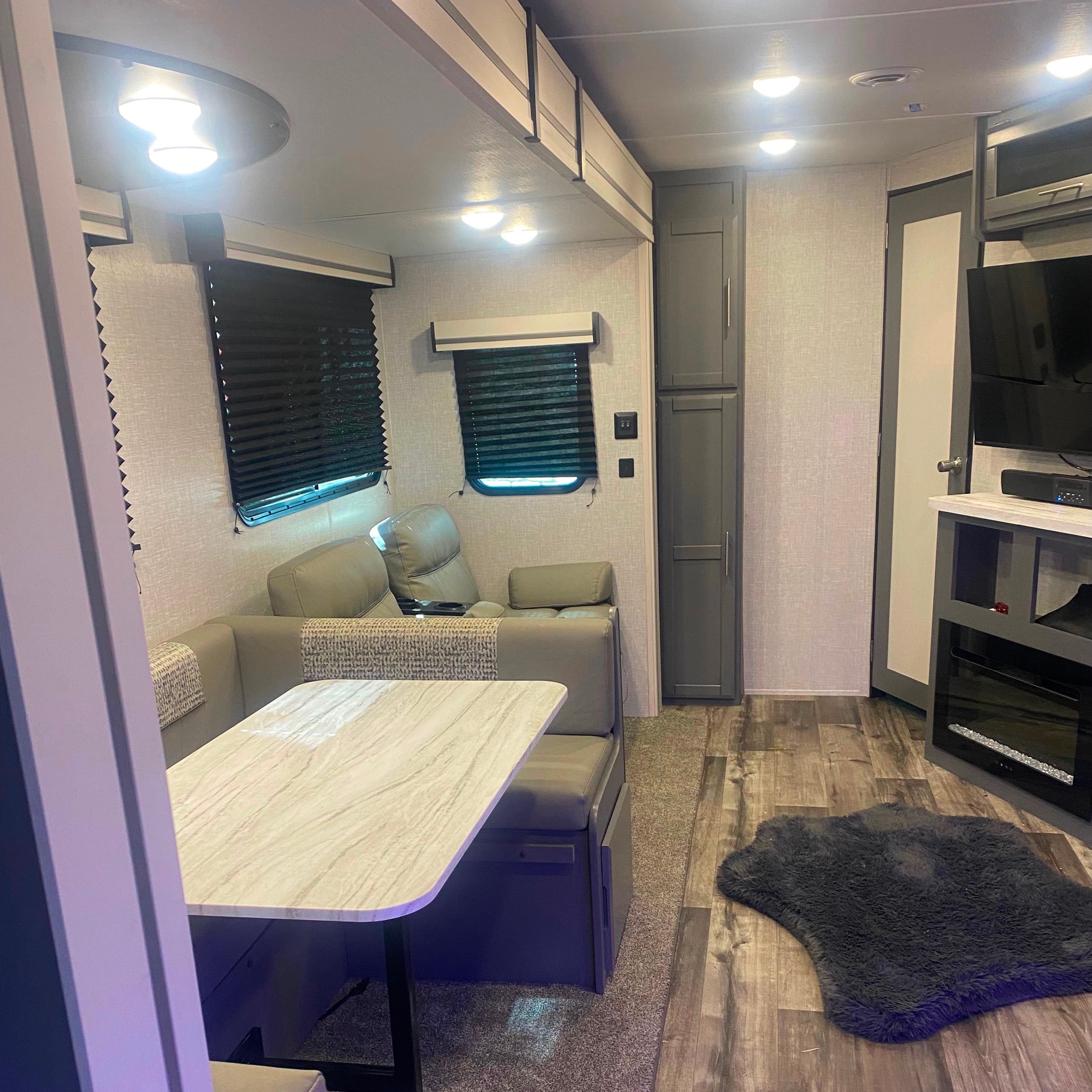 Roberto's Volante Volante Travel Trailer