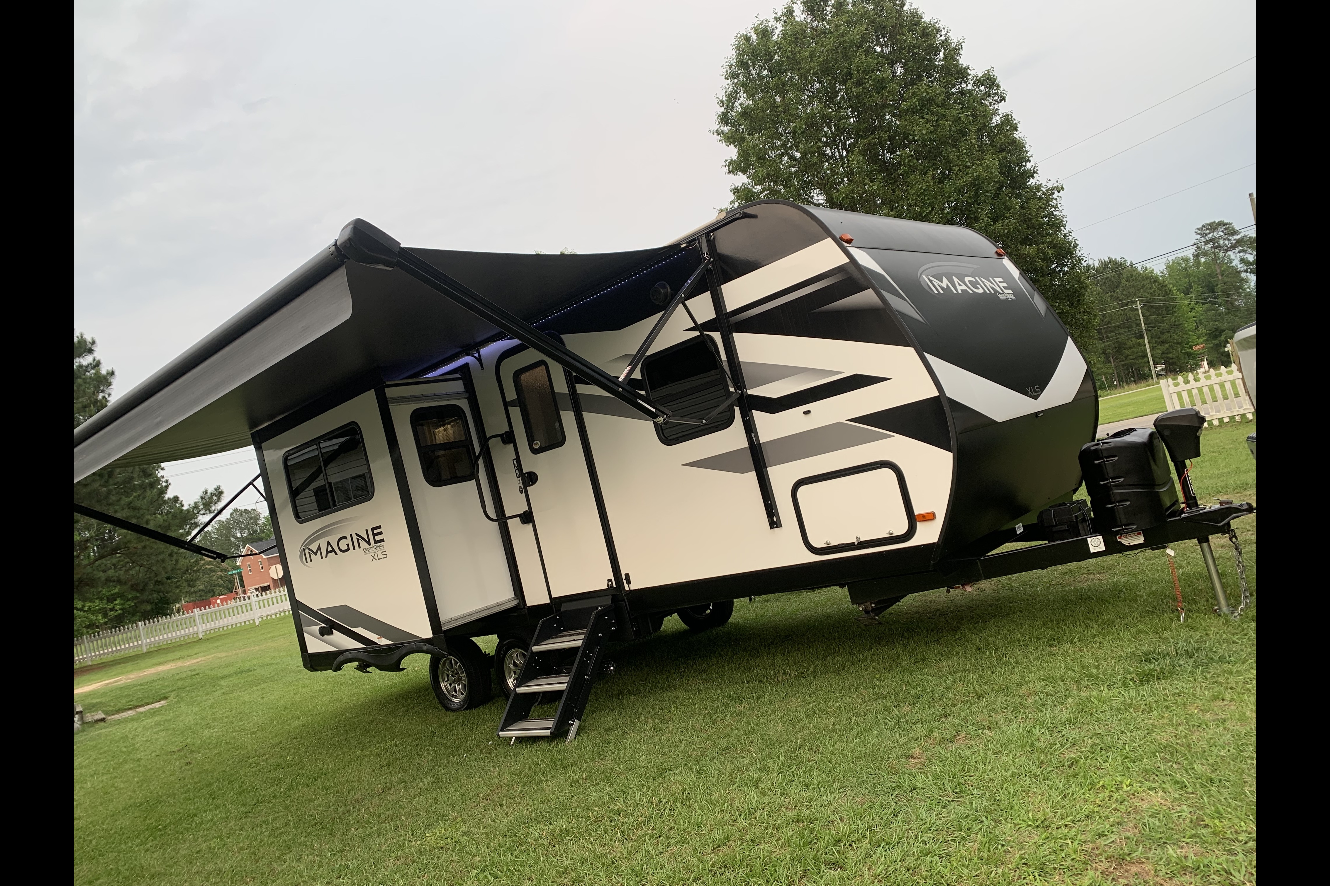 2022 Grand Design Imagine XLS Camper Rental