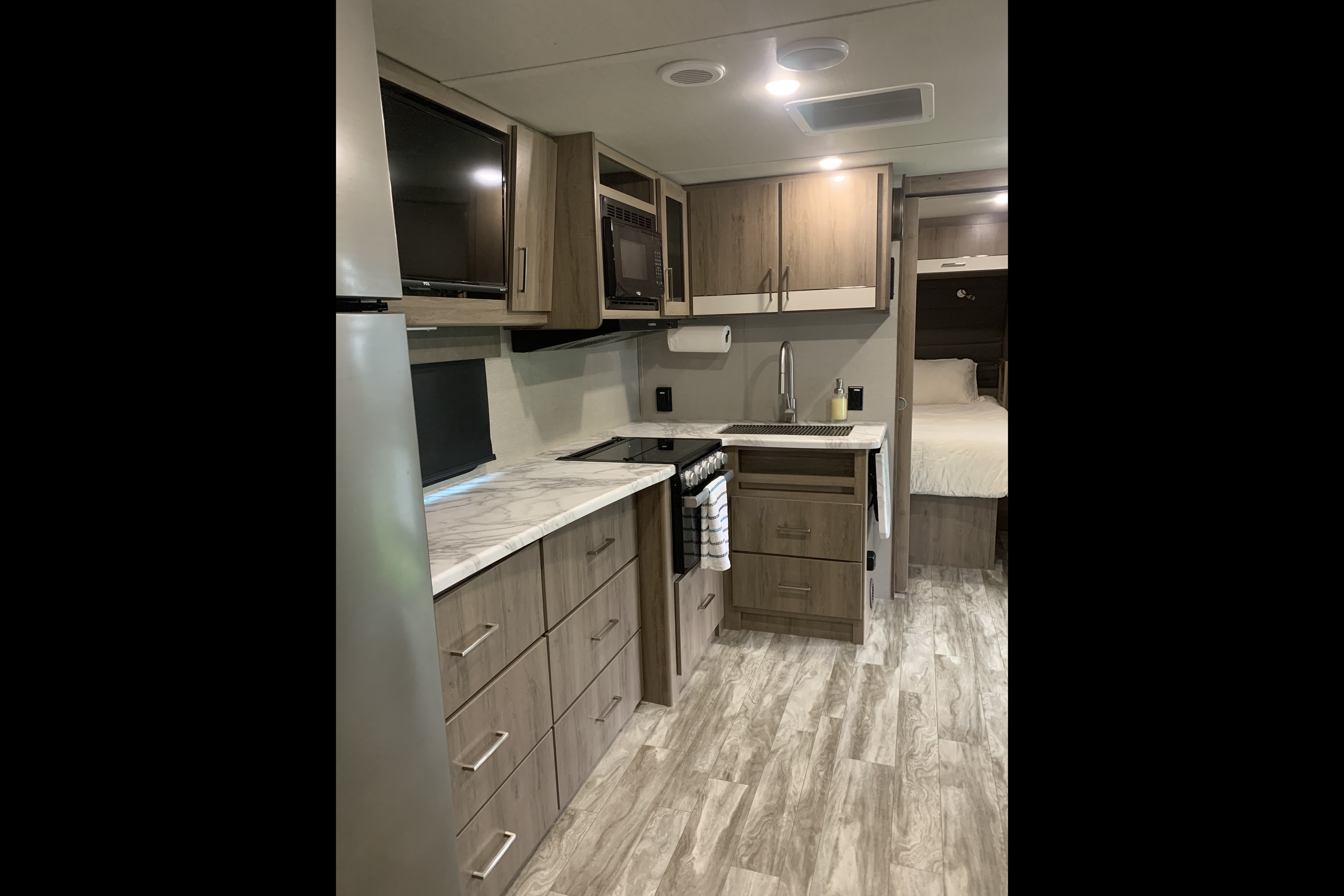 2022 Grand Design Imagine XLS Camper Rental