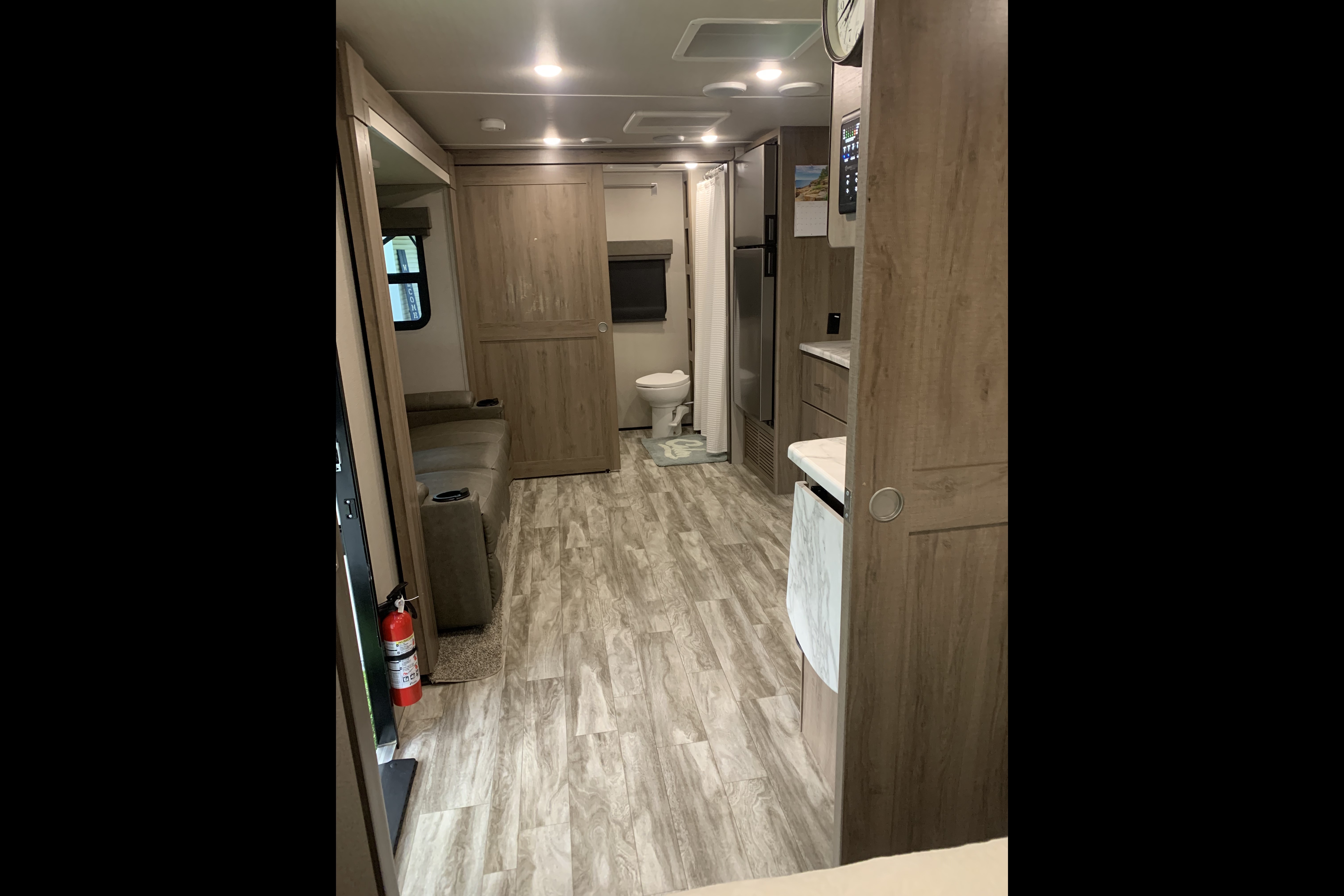 2022 Grand Design Imagine XLS Camper Rental