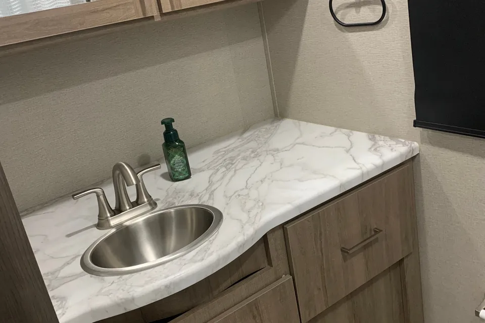 2022 Grand Design Imagine XLS Camper Rental