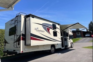 Cheryl's 2017 Coachmen Class C **Special $150 Price May/June + $175 July/August**