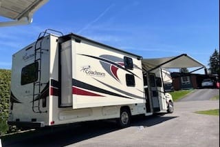 Cheryl's 2017 Coachmen Class C **Special $150 Price May/June + $175 July/August**