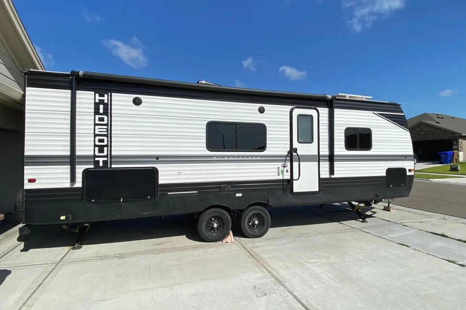 Scott's Keystone 25bhs Travel Trailer