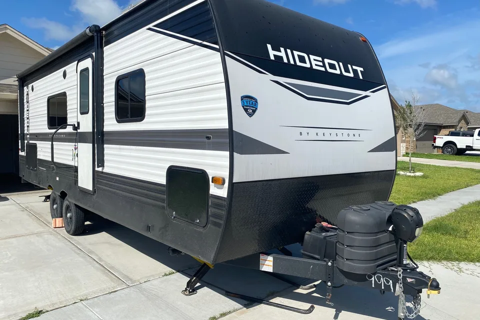 Scott's Keystone 25bhs Travel Trailer