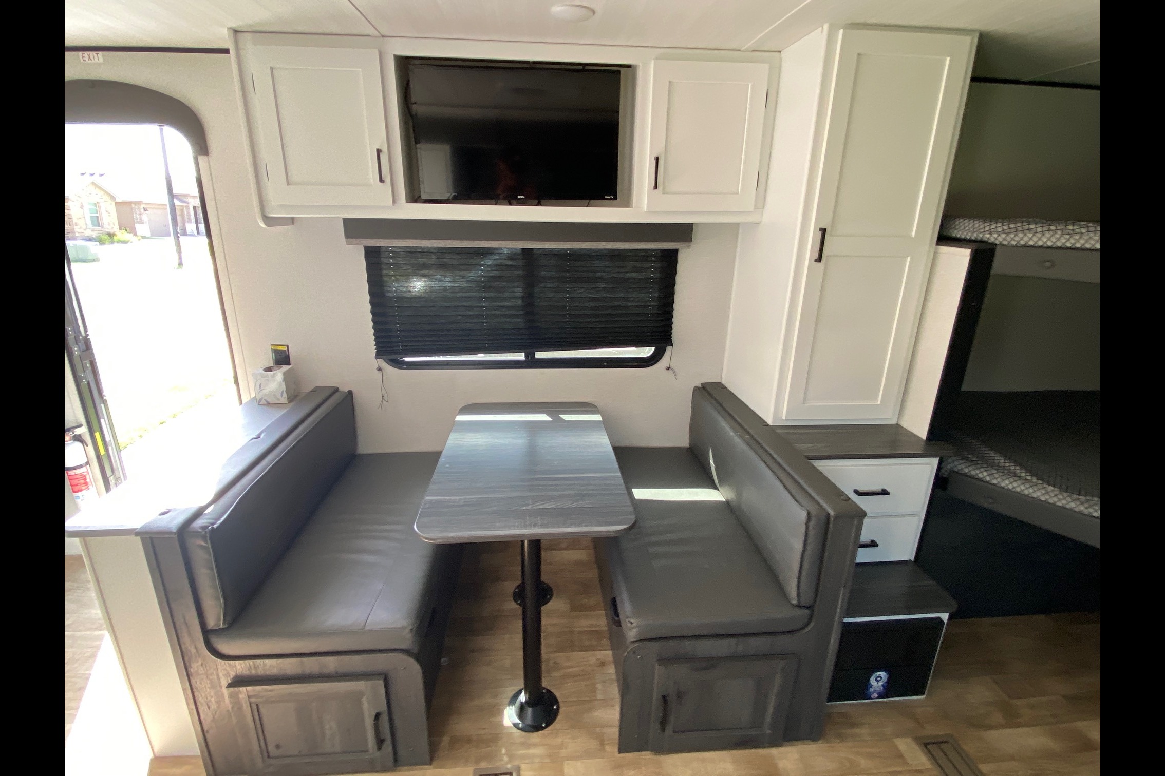 Scott's Keystone 25bhs Travel Trailer