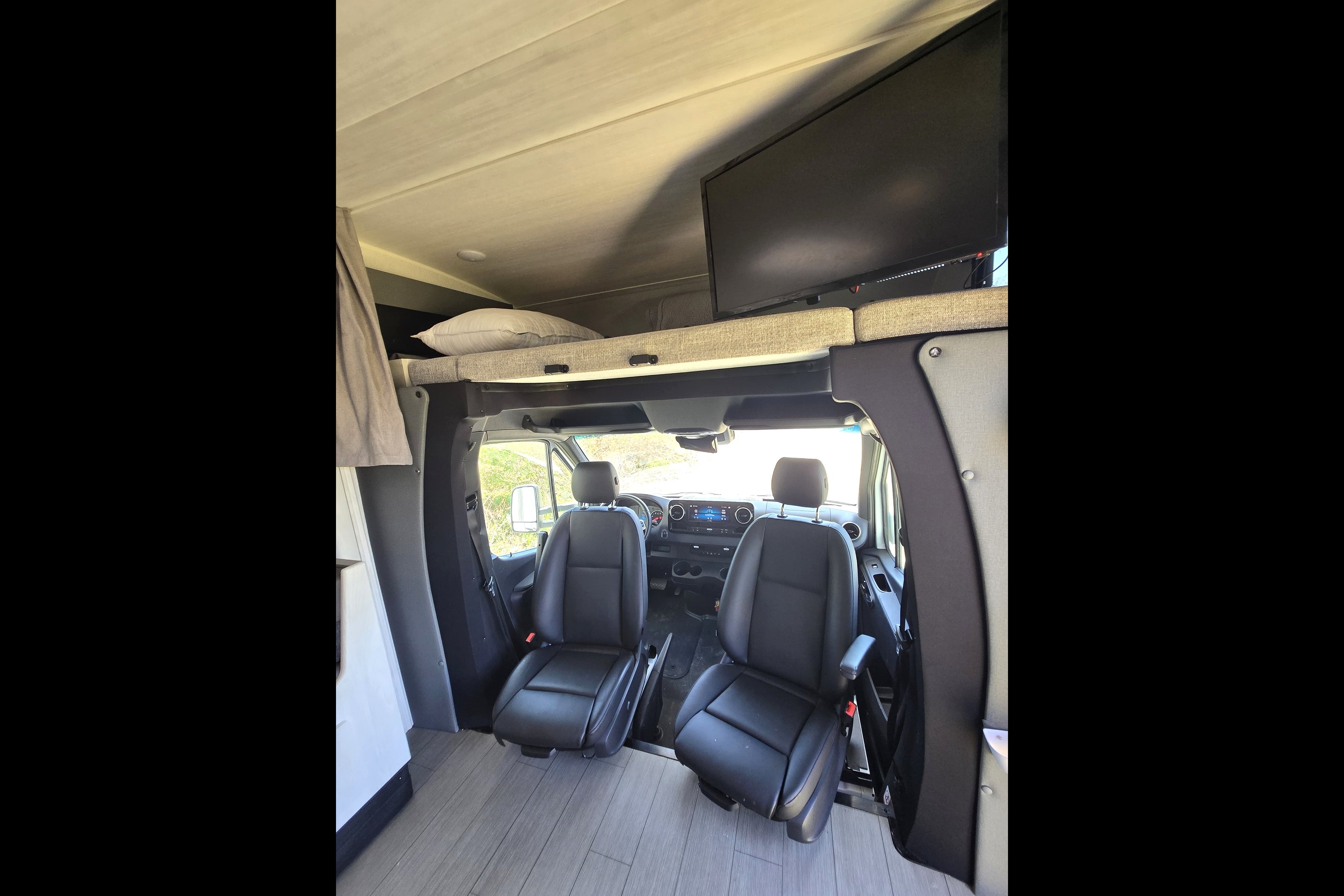 2023 EAST TO WEST Entrada M-Class 24FM