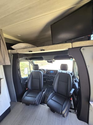 2023 EAST TO WEST Entrada M-Class 24FM