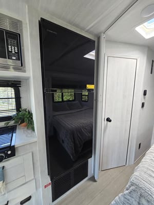 2023 EAST TO WEST Entrada M-Class 24FM