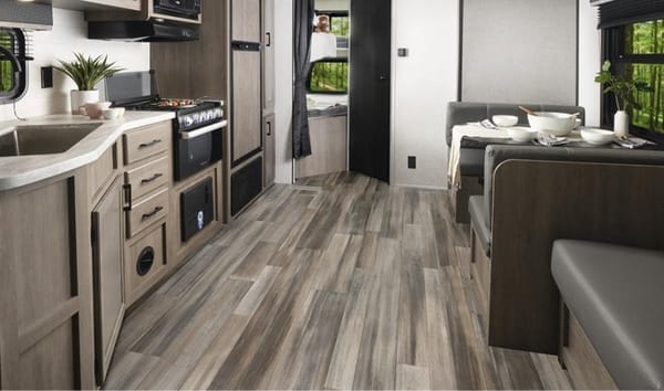 Blaine and Victorias Starcraft Autumn Ridge Travel Trailer