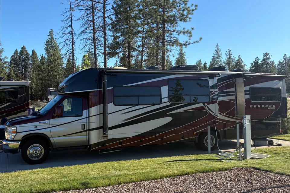 John’s Coachmen Concord Class C
