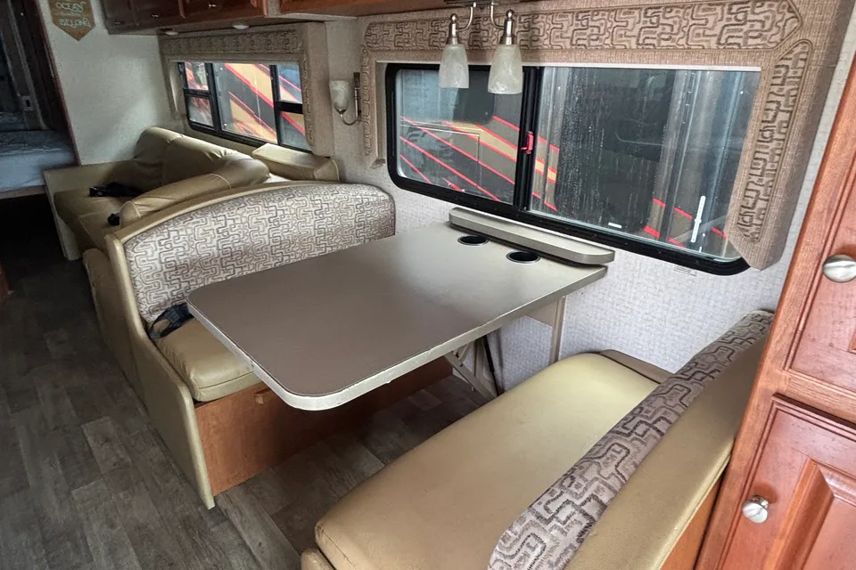A-8 Winnebago sunstar LX Class A