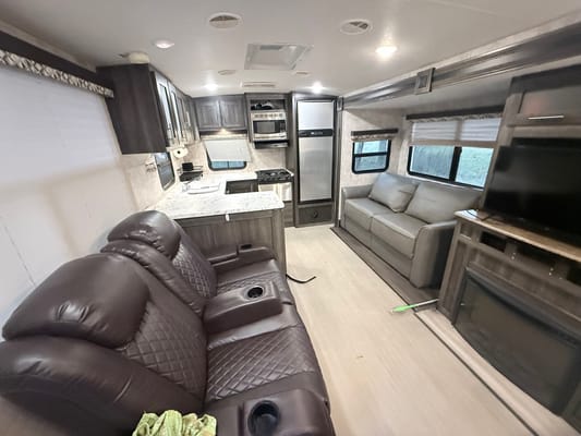 Barre's Highland Ridge RV Open range 2804rk Travel Trailer