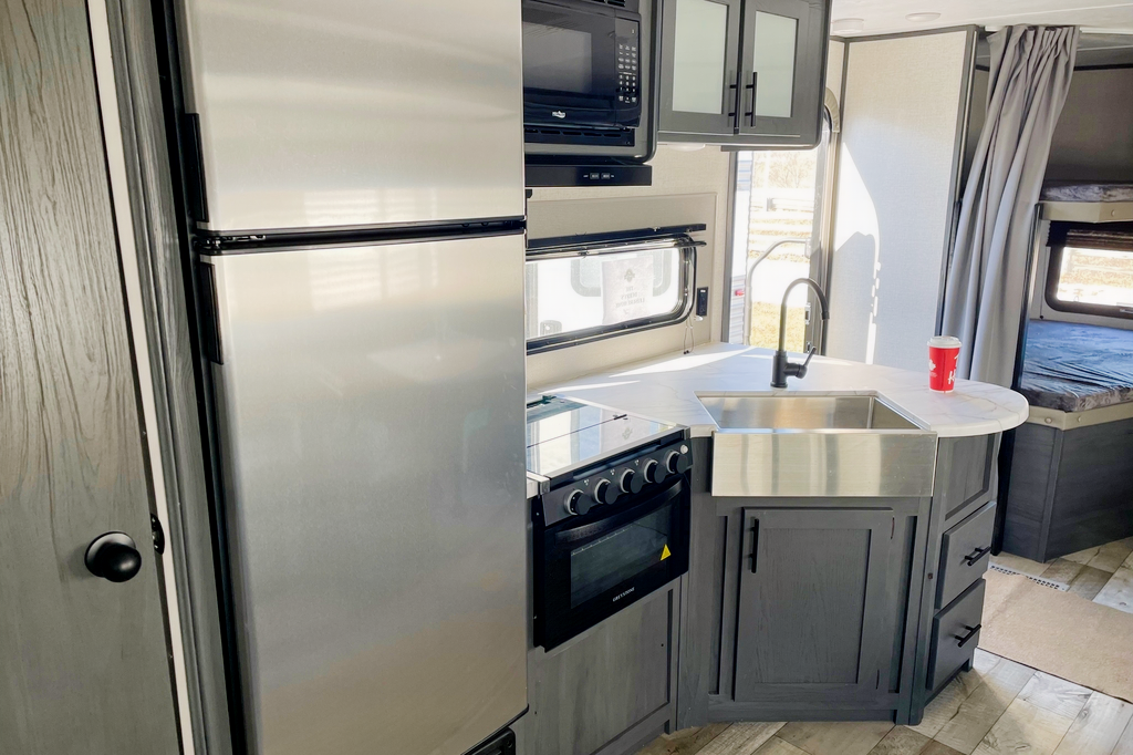 Brad's Aspen Trail 2850 BHS Travel Trailer