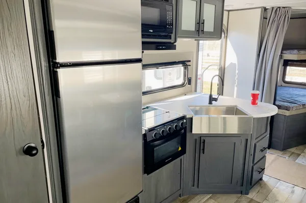 Brad's Aspen Trail 2850 BHS Travel Trailer