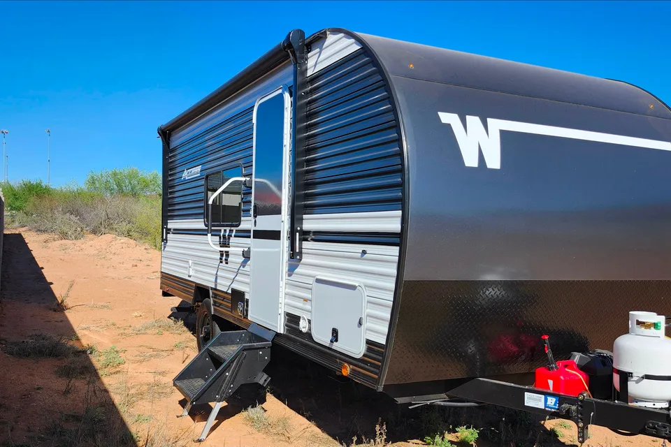 Winnebago 18DBH Travel Trailer
