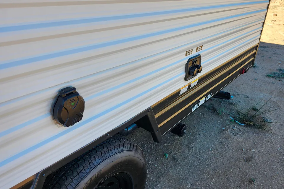 Winnebago 18DBH Travel Trailer