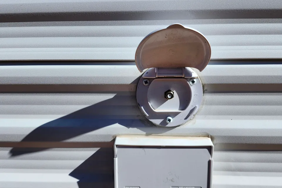 Winnebago 18DBH Travel Trailer