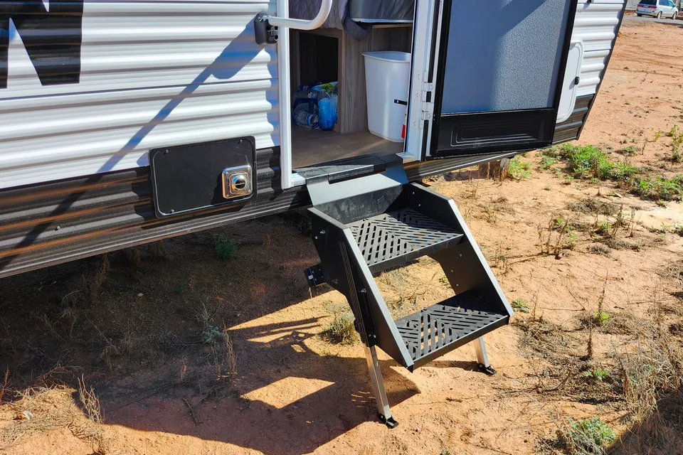 Winnebago 18DBH Travel Trailer