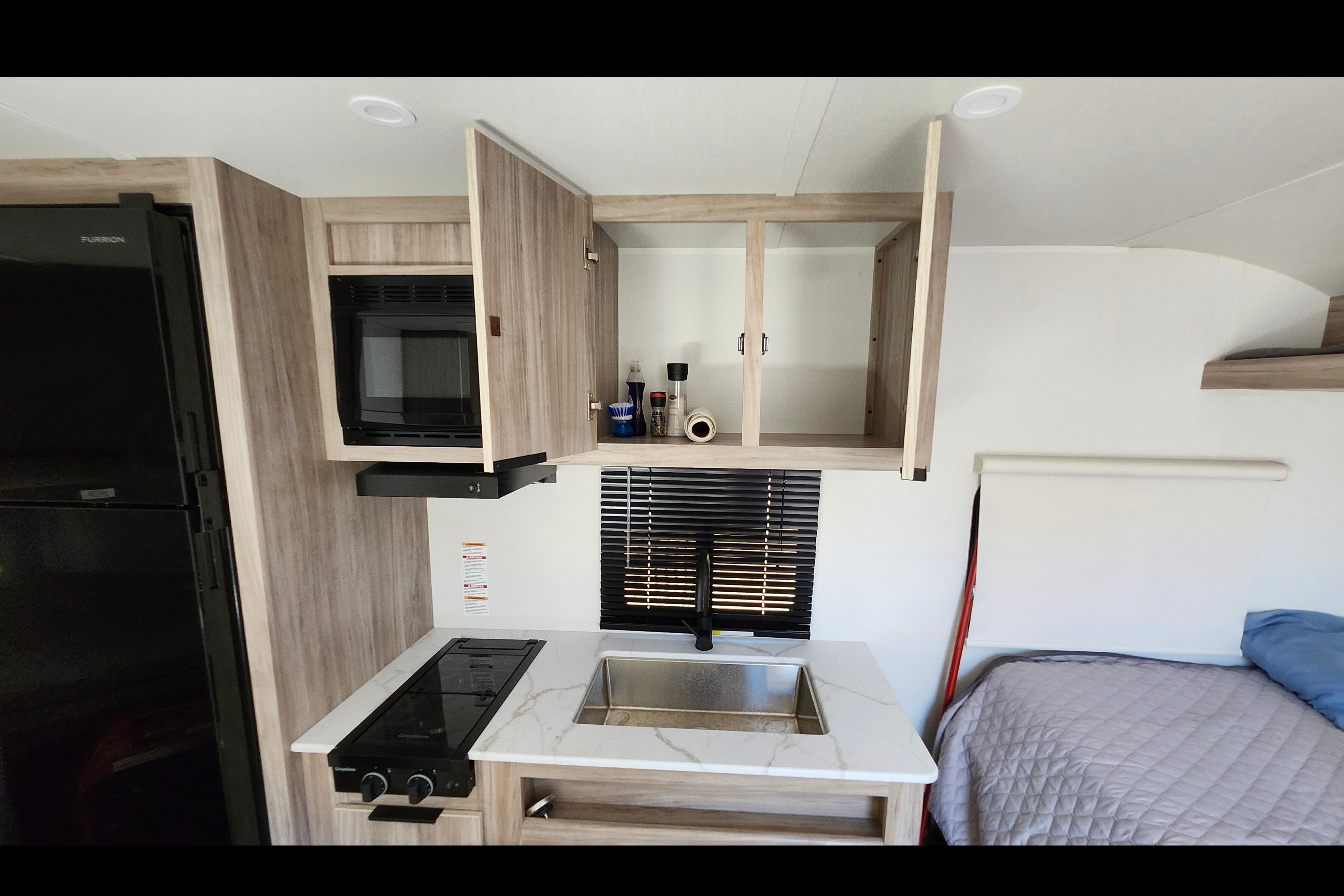 Winnebago 18DBH Travel Trailer