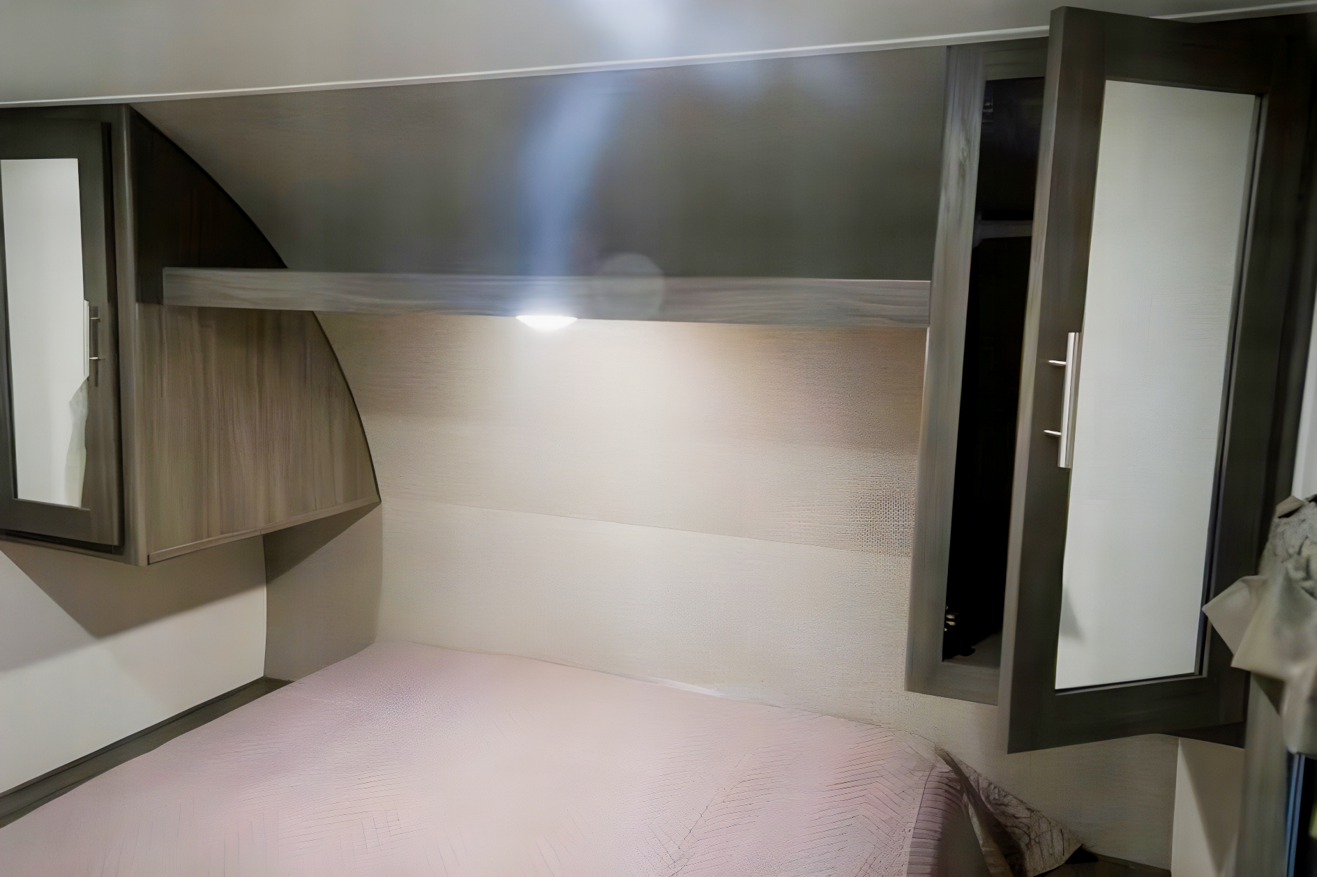 Jeremy's Shasta 26DB Travel Trailer