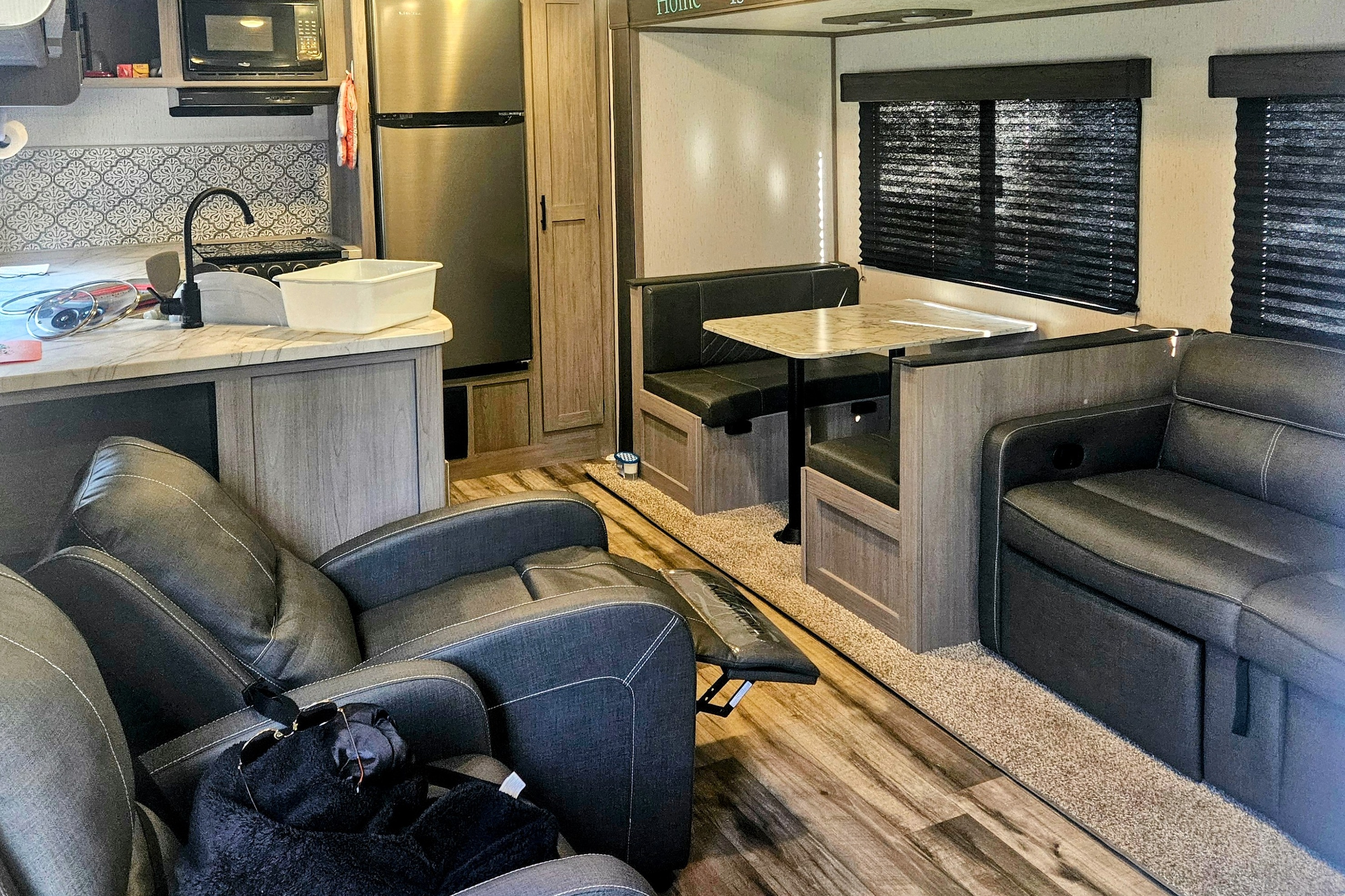 Memory maker Coleman Latern 286rks Travel Trailer