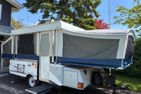 Amanda's Fleetwood 3996 Resolute Tent Trailer