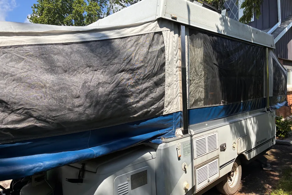 Amanda's Fleetwood 3996 Resolute Tent Trailer