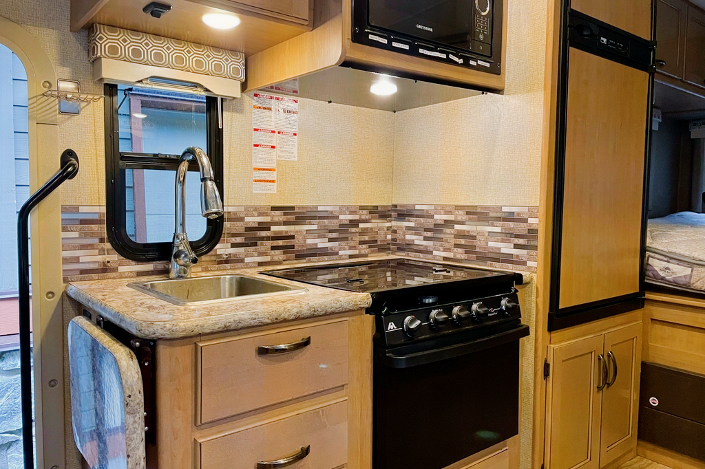 Clarence the Camper - 2018 Thor Motor Coach Four Winds 22E Class C