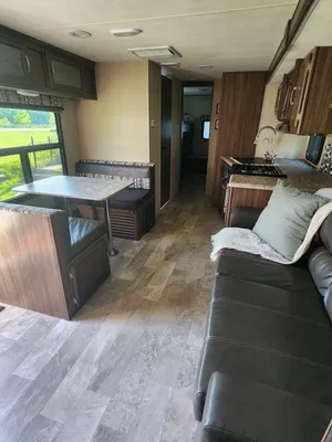 Fully Stocked CLEAN 34' Bunkhouse 2018 Coachmen Apex