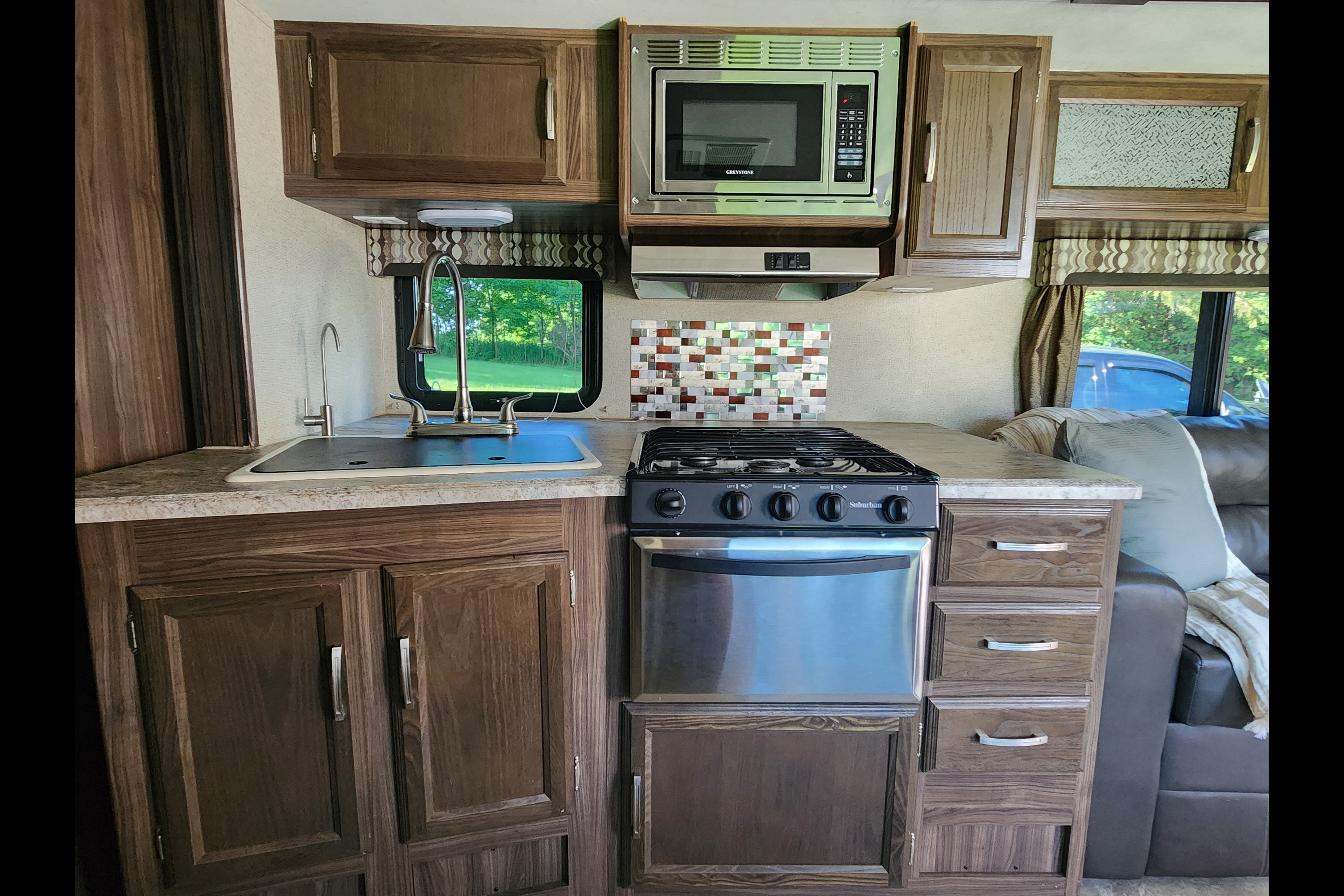 Fully Stocked CLEAN 34' Bunkhouse 2018 Coachmen Apex