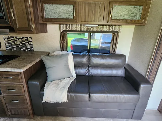 Fully Stocked CLEAN 34' Bunkhouse 2018 Coachmen Apex