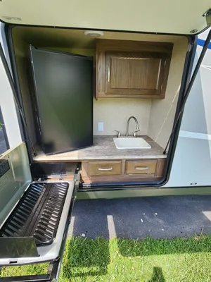 Fully Stocked CLEAN 34' Bunkhouse 2018 Coachmen Apex