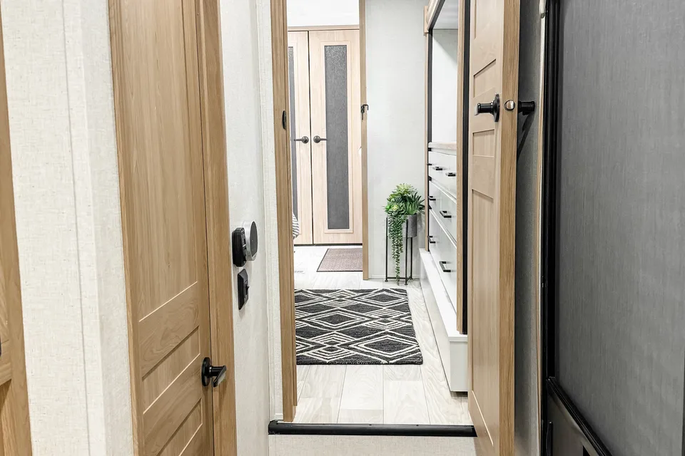 2025 Luxury 5th Wheel - SandPiper 3800RK