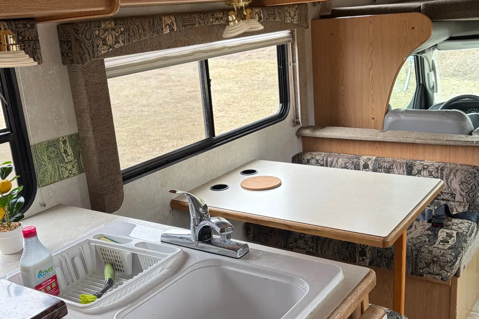 Forest River Sunseeker 30’ Classe C