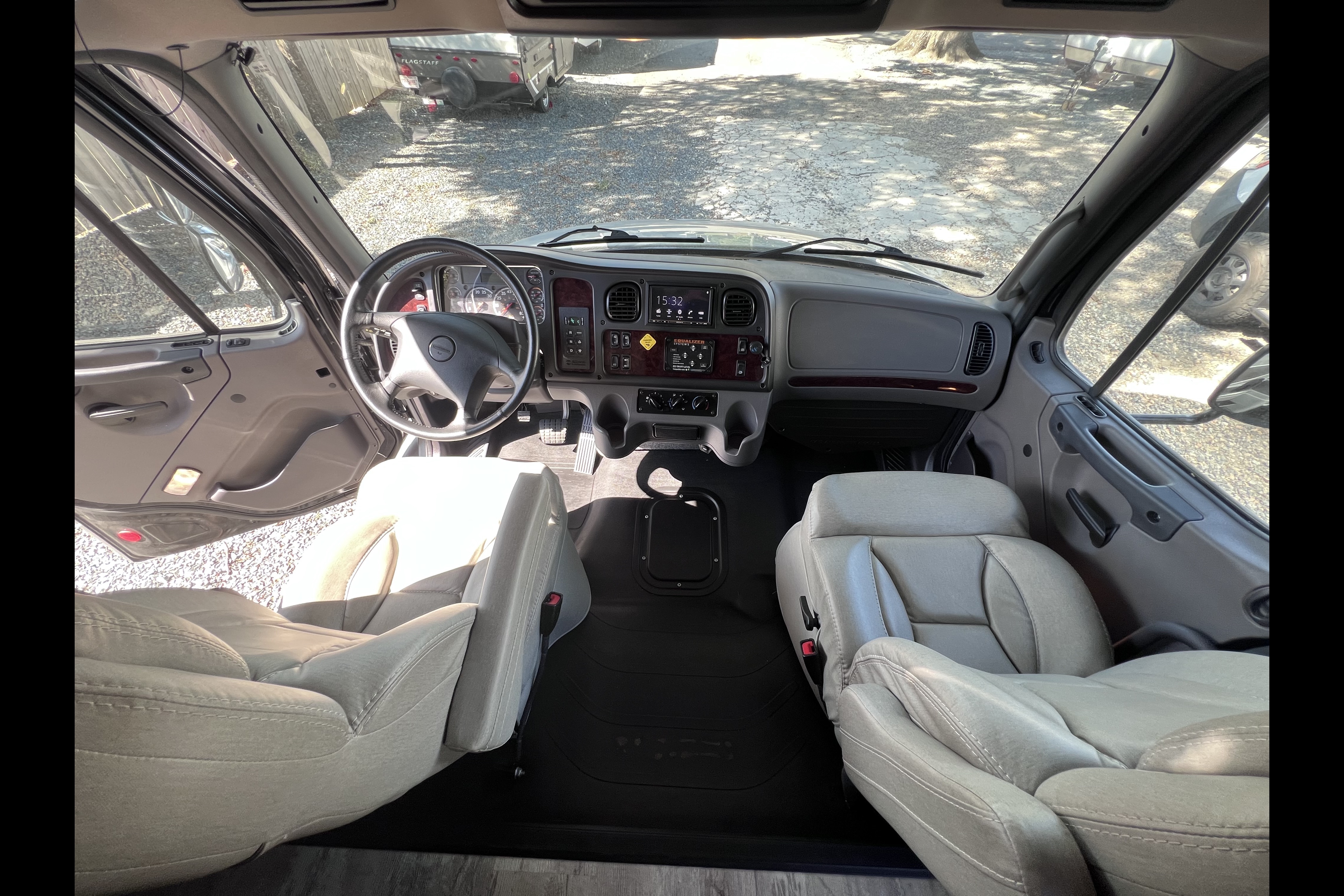 Entegra Coach Accolade Class C