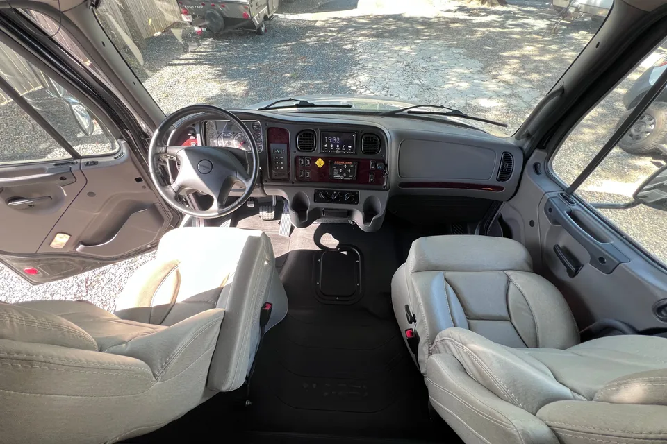 Entegra Coach Accolade Class C