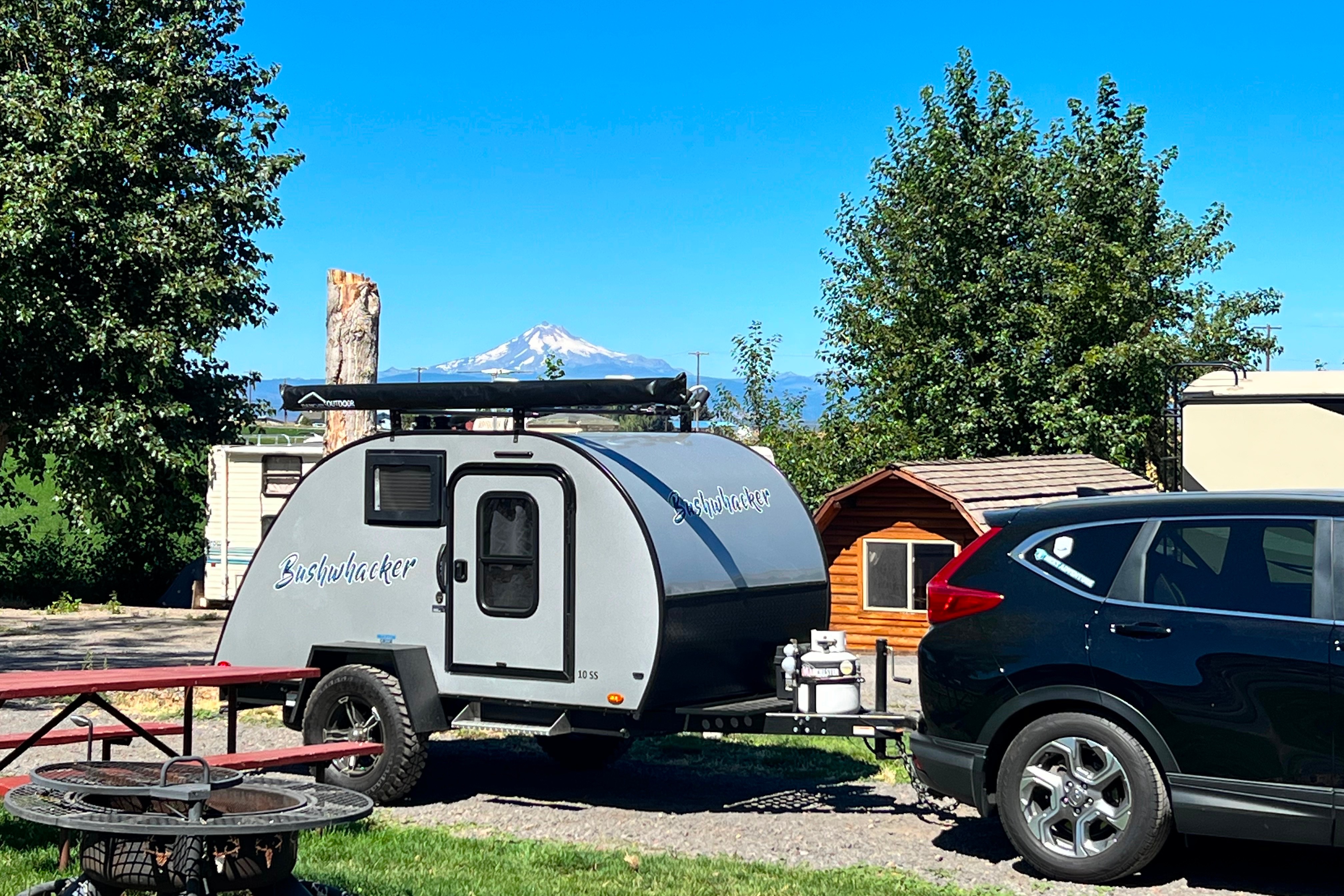 The Teardrop Adventurer – Compact Comfort for Your Journey