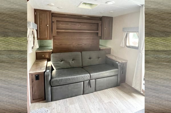 Perfect Family Trailer: Rockwood Minilite with Queen Murphy Bed and Double-size Bunks