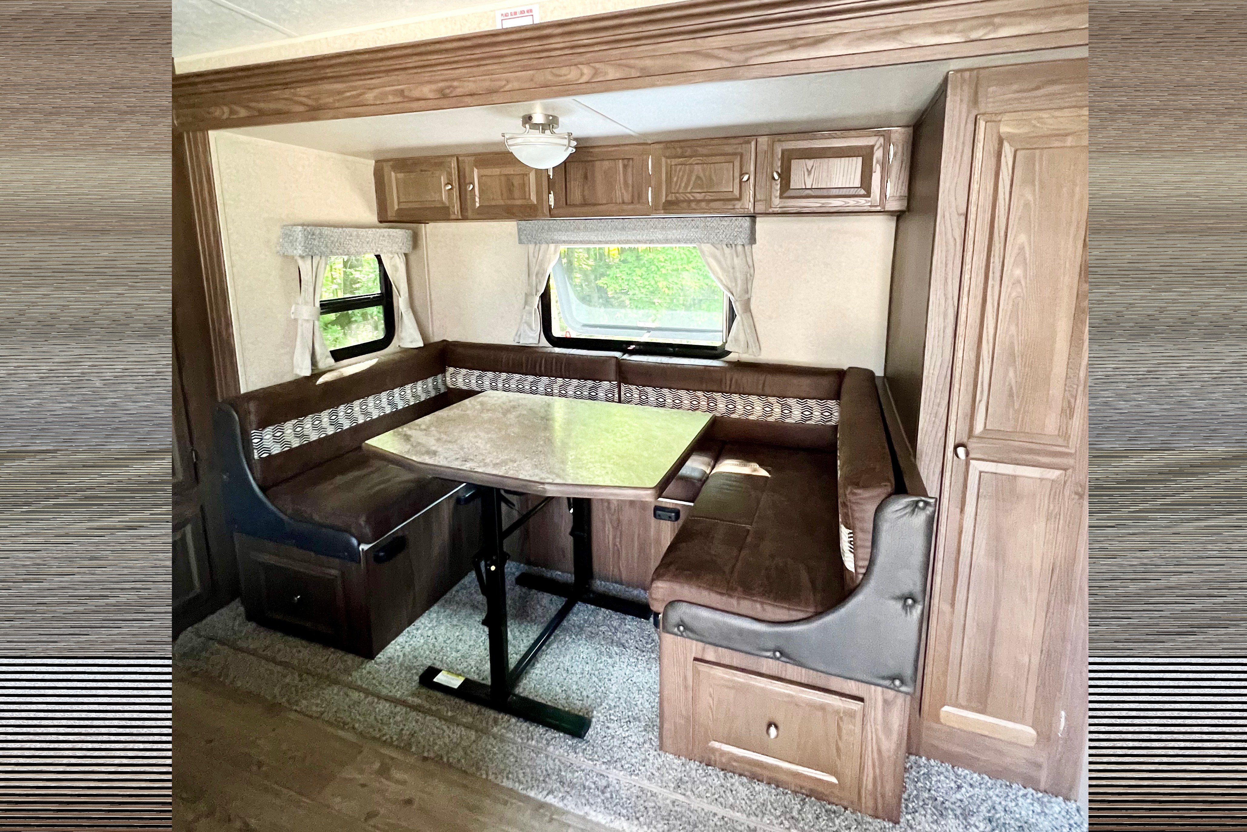 Perfect Family Trailer: Rockwood Minilite with Queen Murphy Bed and Double-size Bunks