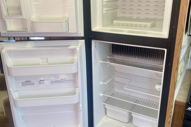Easy Camping-Sleeps 6-Delivery & Setup