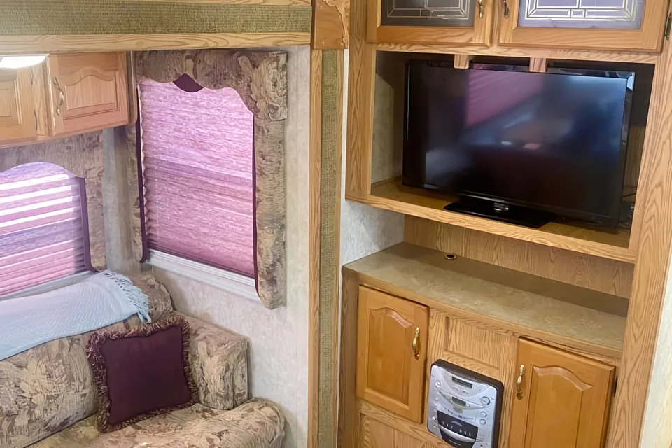 Easy Camping-Sleeps 6-Delivery & Setup Only