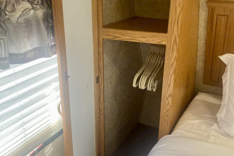 Easy Camping-Sleeps 6-Delivery & Setup